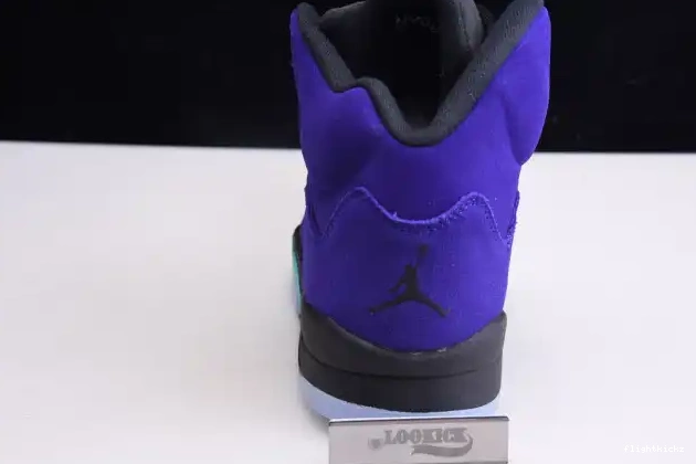 Alternate Jordan 136027-500 Grape Air Retro 5 0516